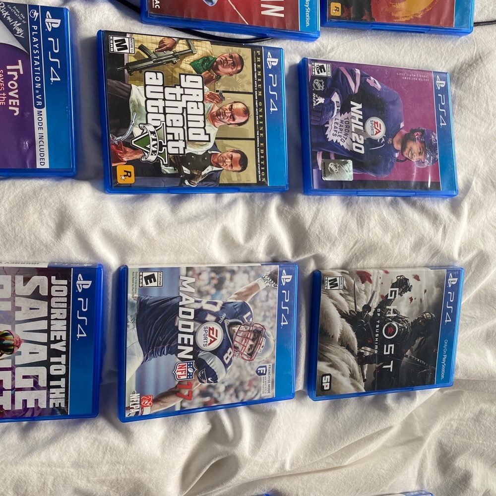 PS4 - Picture 6 of 13
